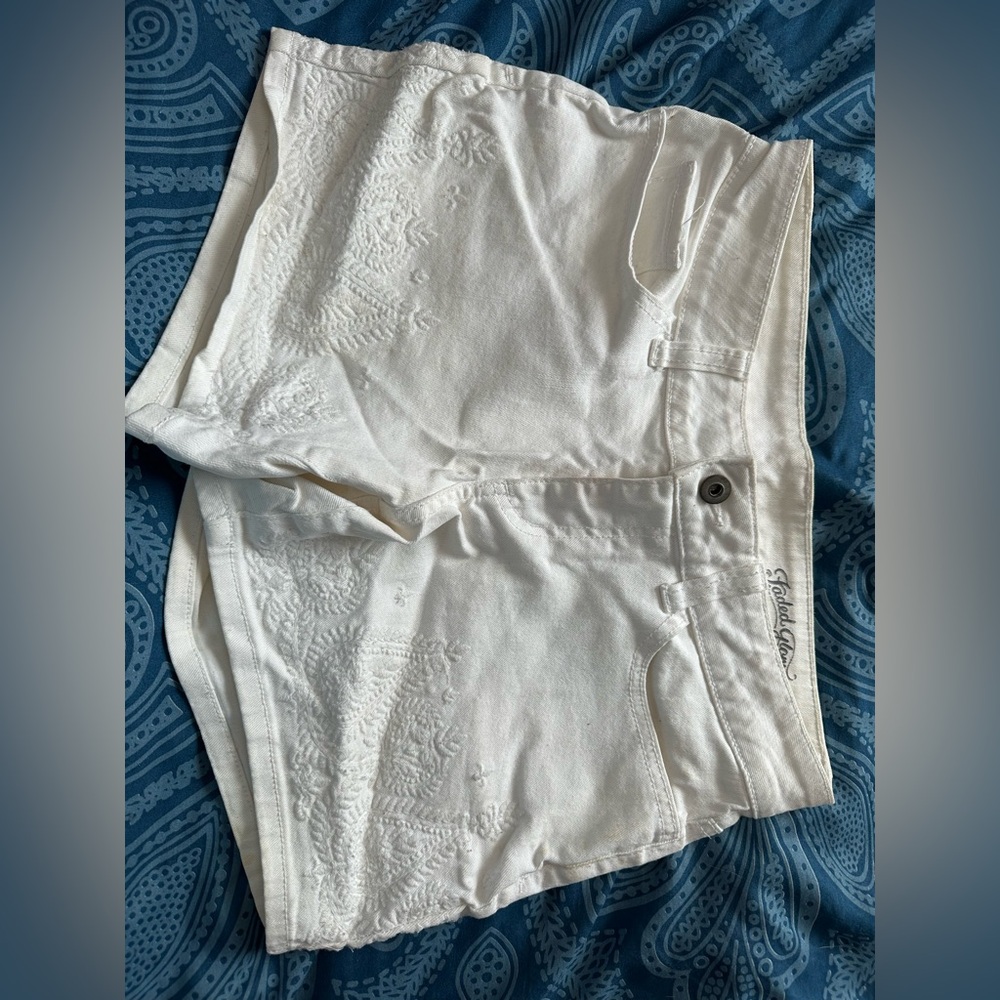 Faded Glory - White Shorts with Pattern - Size 4